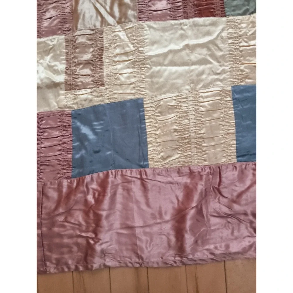 Antique Very Old‎ Estate Find Handmade Silk Satin Lap Bed Quilt 64x69